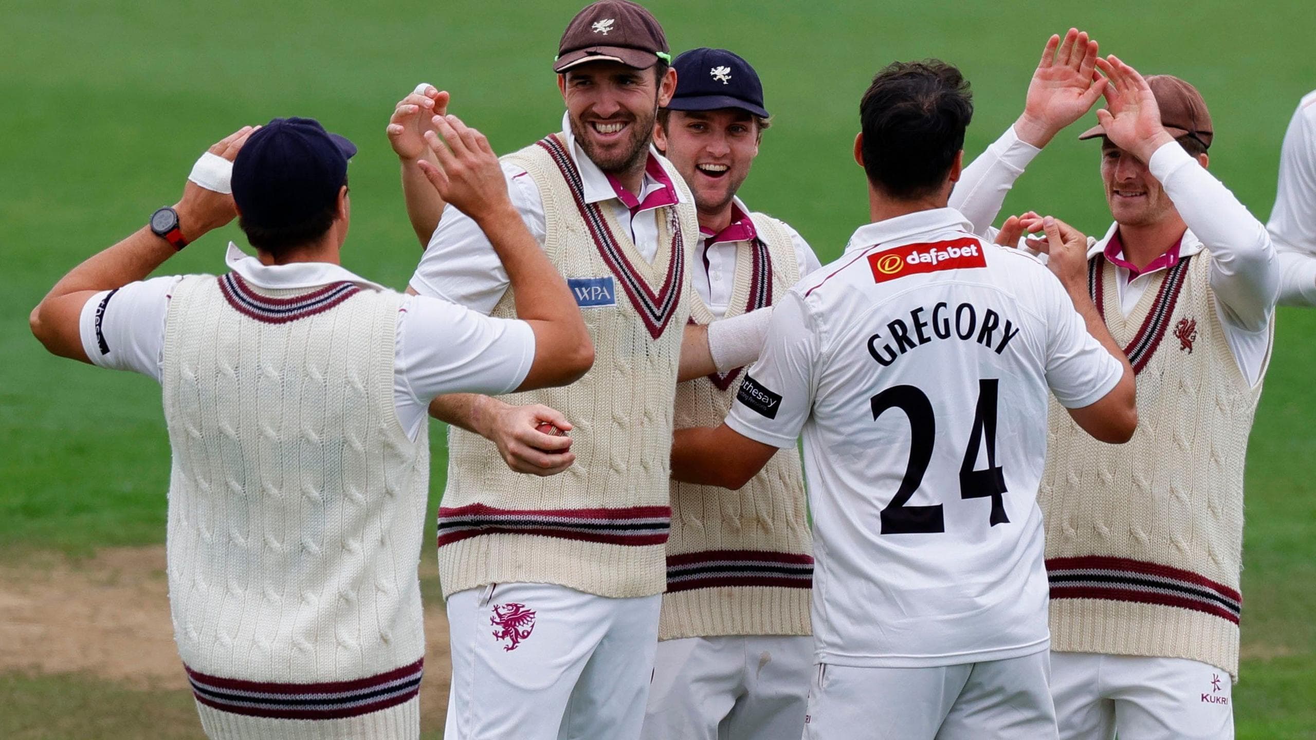 Somerset Secures Convincing Win over Glamorgan to Strengthen County Championship Title Bid