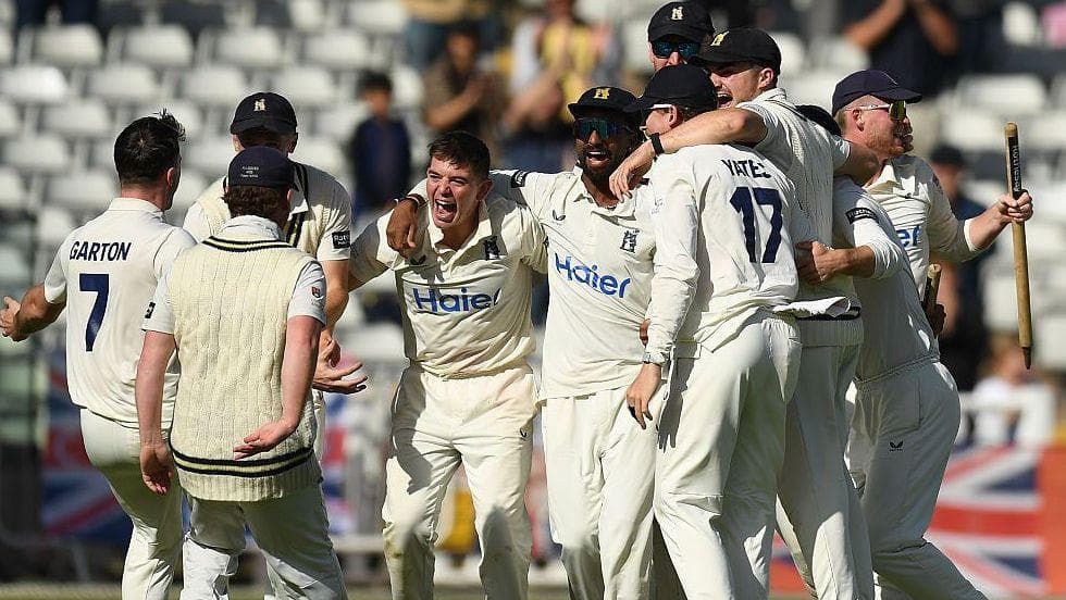 Ethan Bamber's Crucial Role in Warwickshire's 2026 County Championship Victory