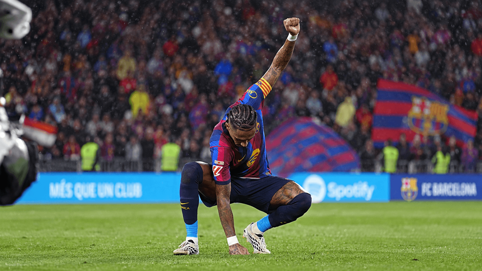 Raphinha Hat Trick Powers Barcelona To Seven Goals